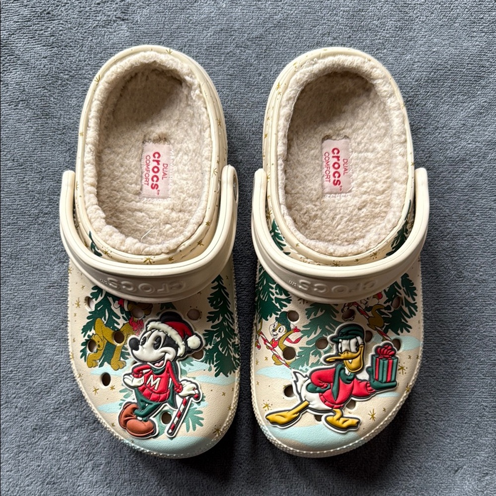 CROCS Disney Christmas Crocs (clogs)